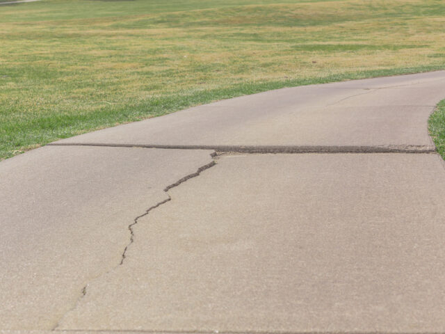 3 Reasons Why Your Sidewalk is Cracked